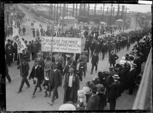 Strikers and supporters march in Auckland, Nov 1913, in the vicinity of the gasometer, college hill and victoria street